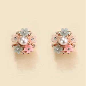 NWT Faux Pearl and Rheinstone and Resin Flower Ear Studs